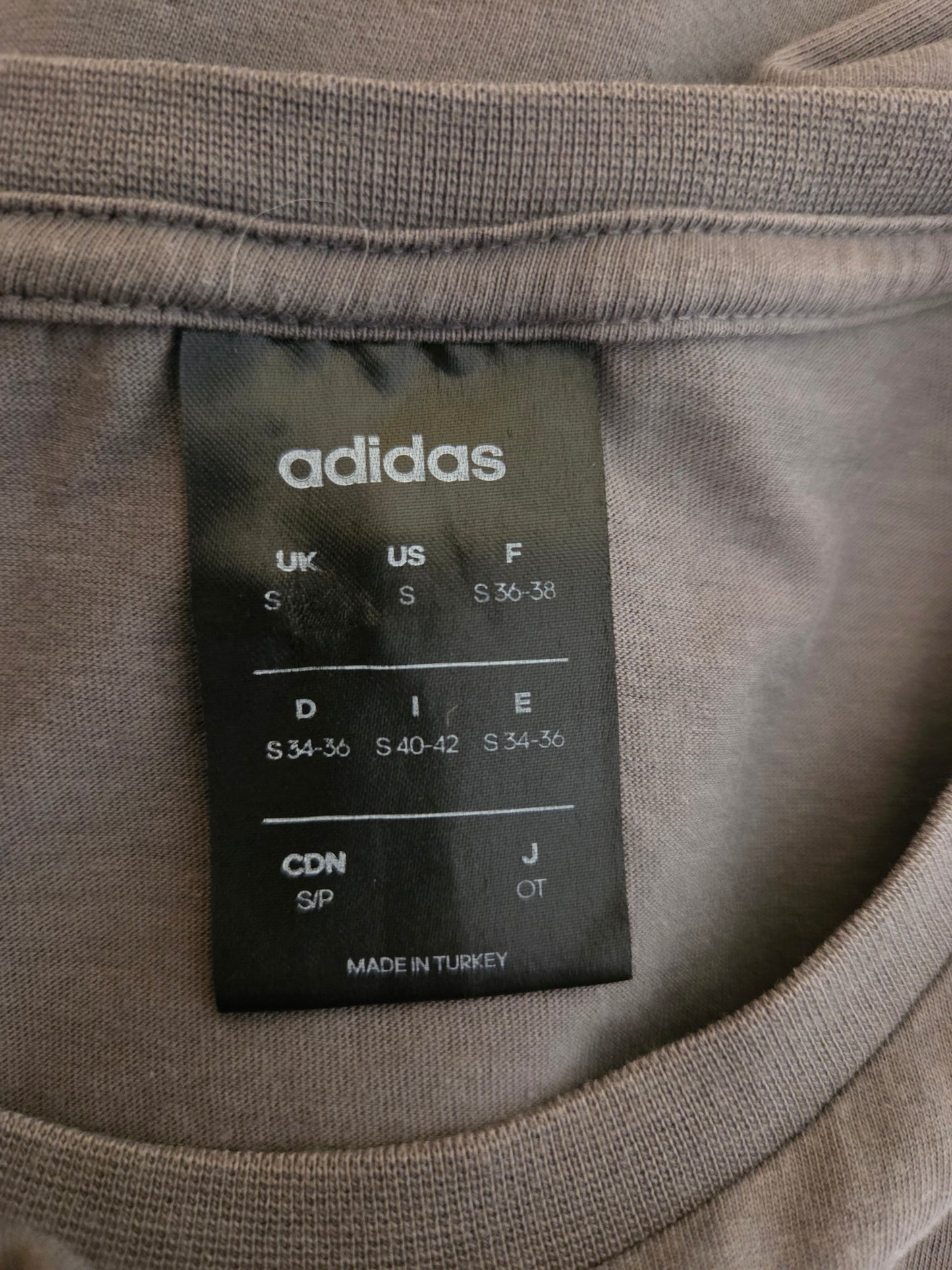 Adidas size label