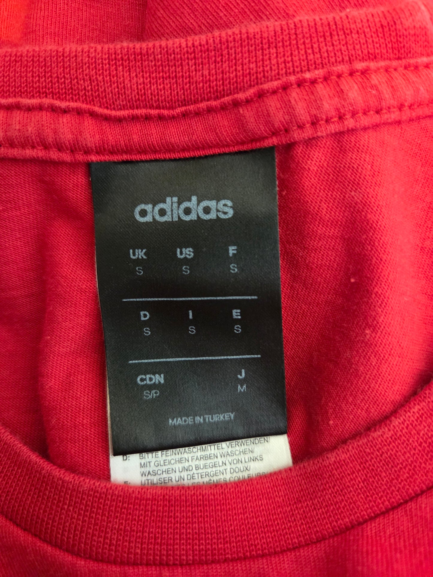 Adidas size label