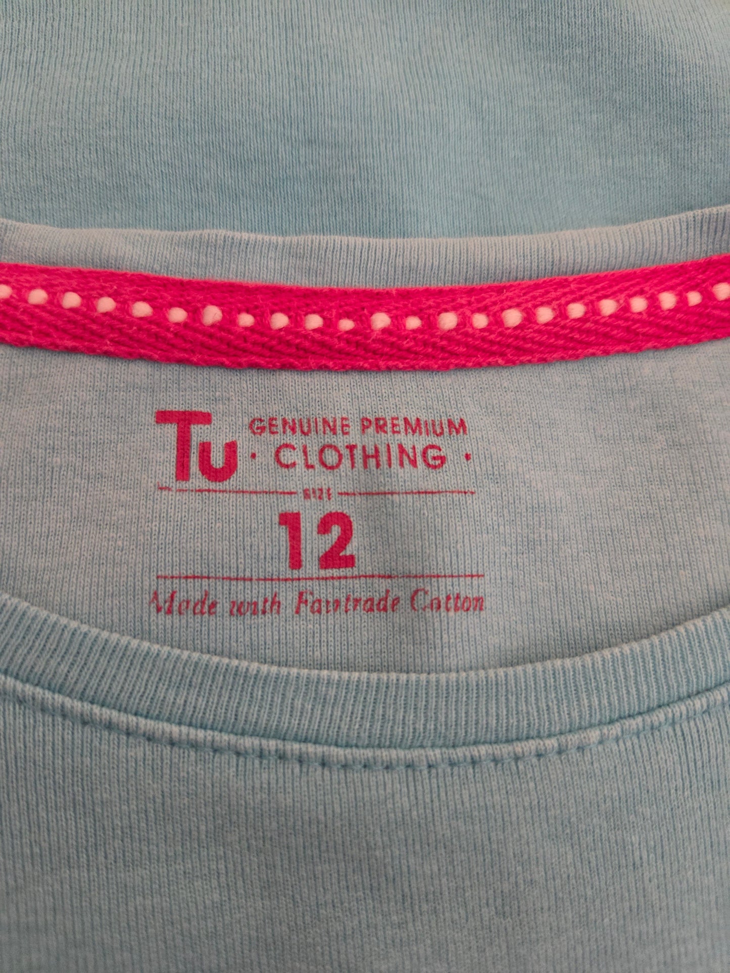 'Tu Clothing' size label.