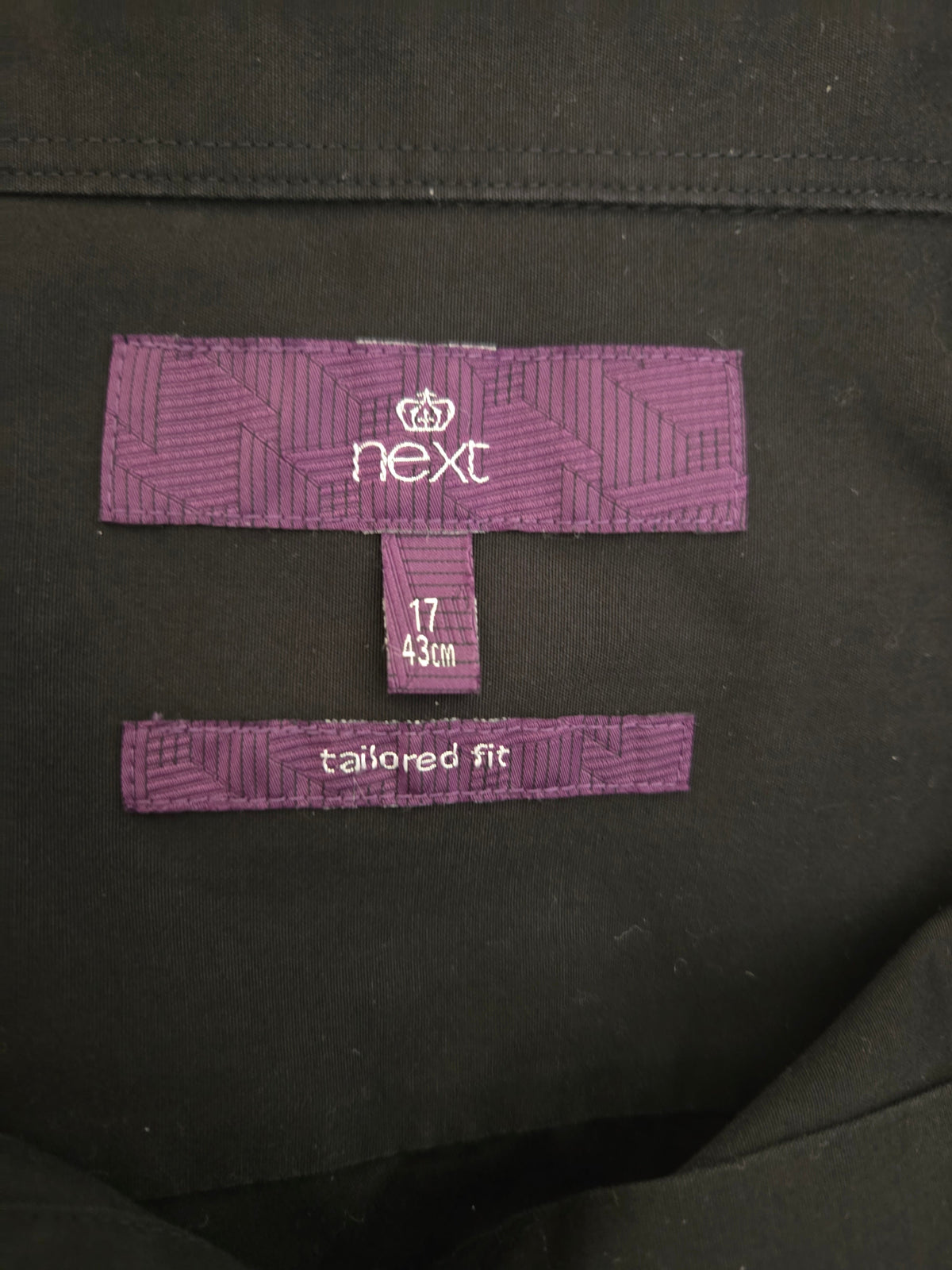 size 17" collar tag