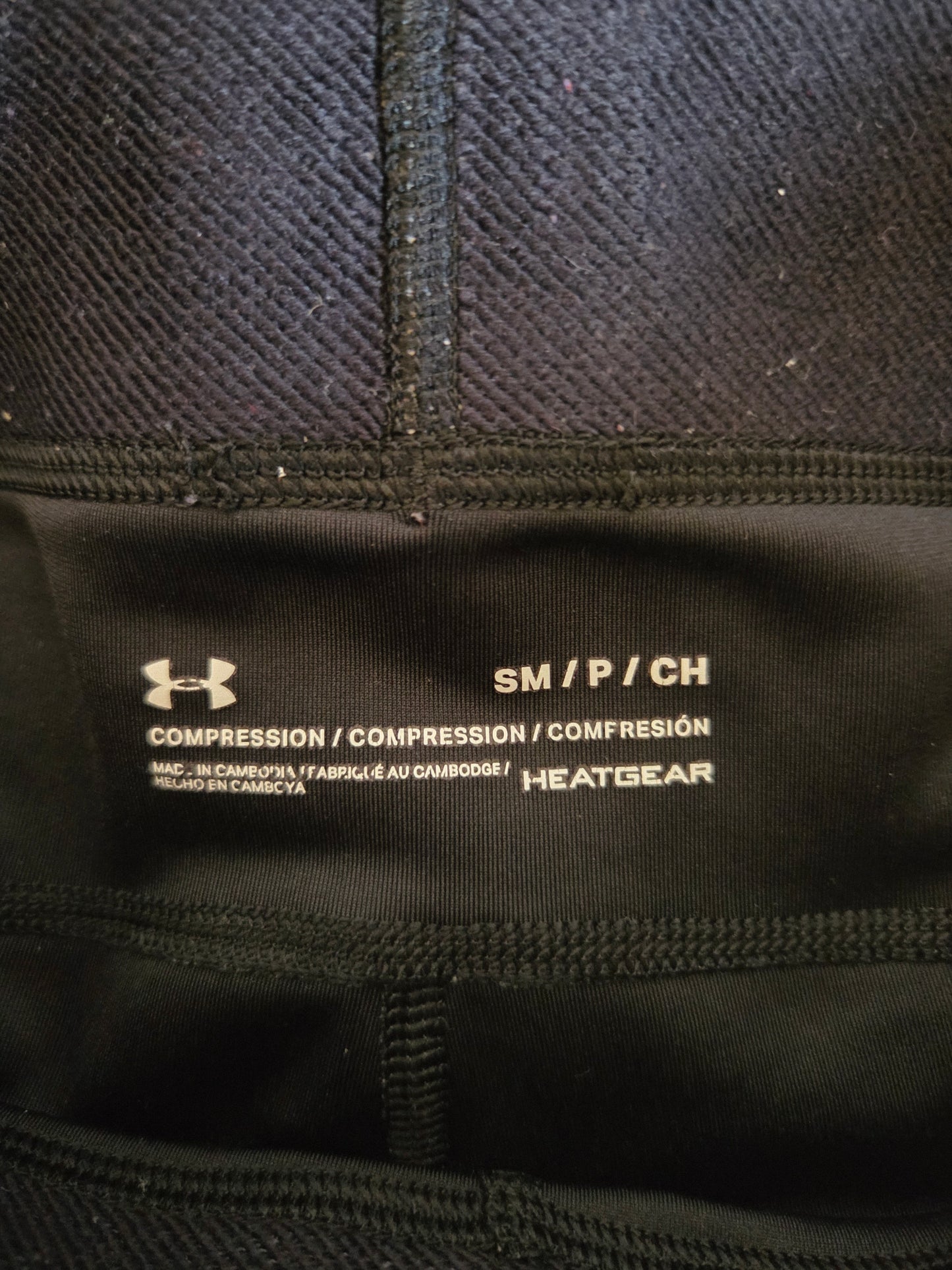 Under Armour logo size label
