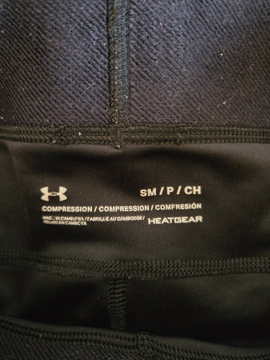 Under Armour logo size label