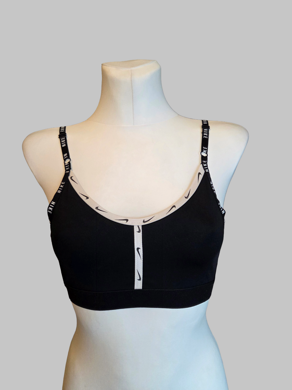 Nike Dri-FIT Black Contrast Trim Cross Back Sports Bra – Size - UK-Small