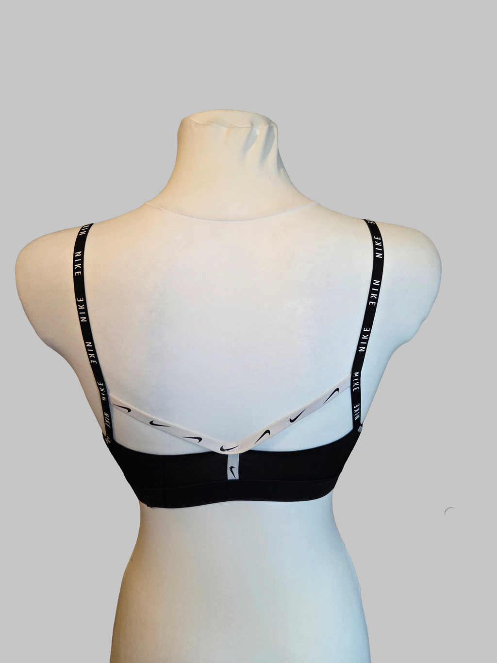 Nike Dri-FIT Black Contrast Trim Cross Back Sports Bra – Size - UK-Small