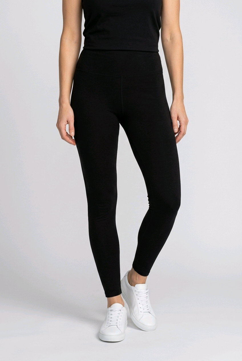 Woman wearing black Nike leggings 