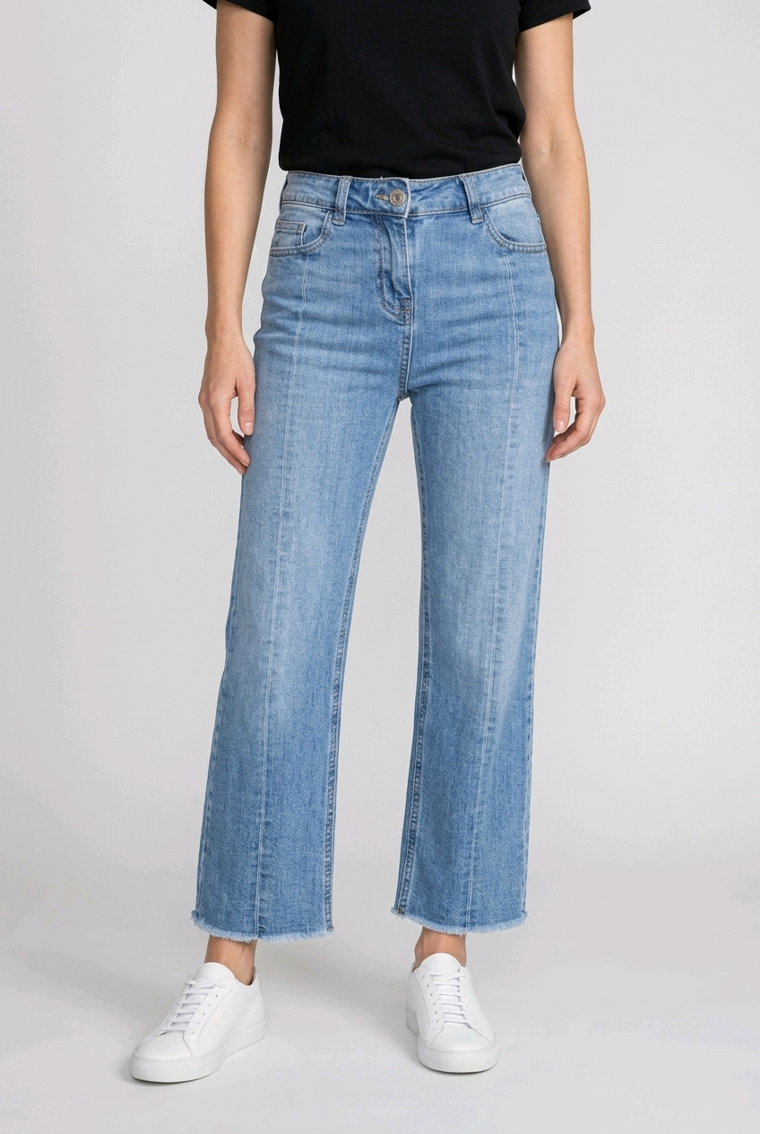 Woman wearing blue jeans 