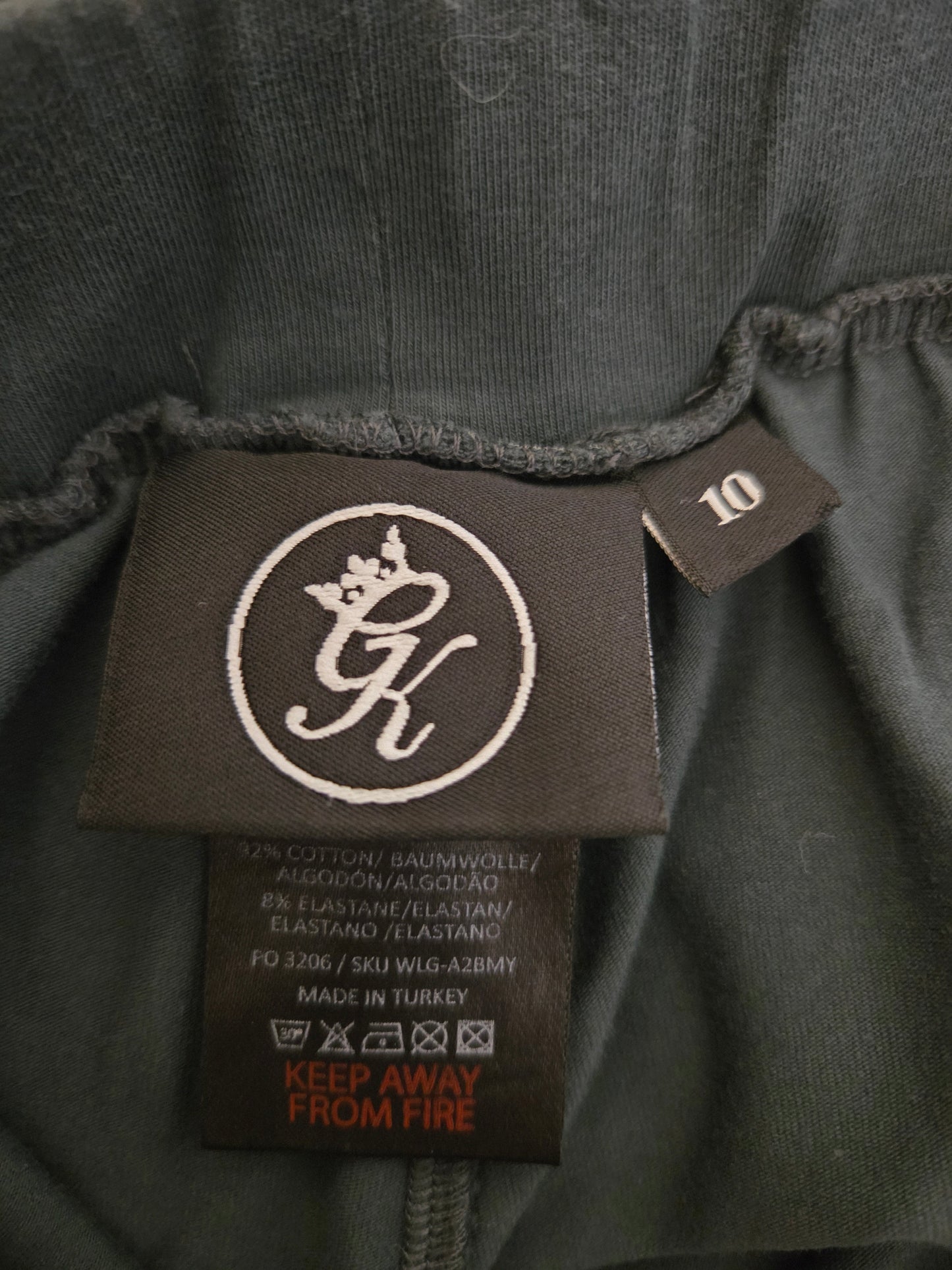 Close-up of a gymking size label 