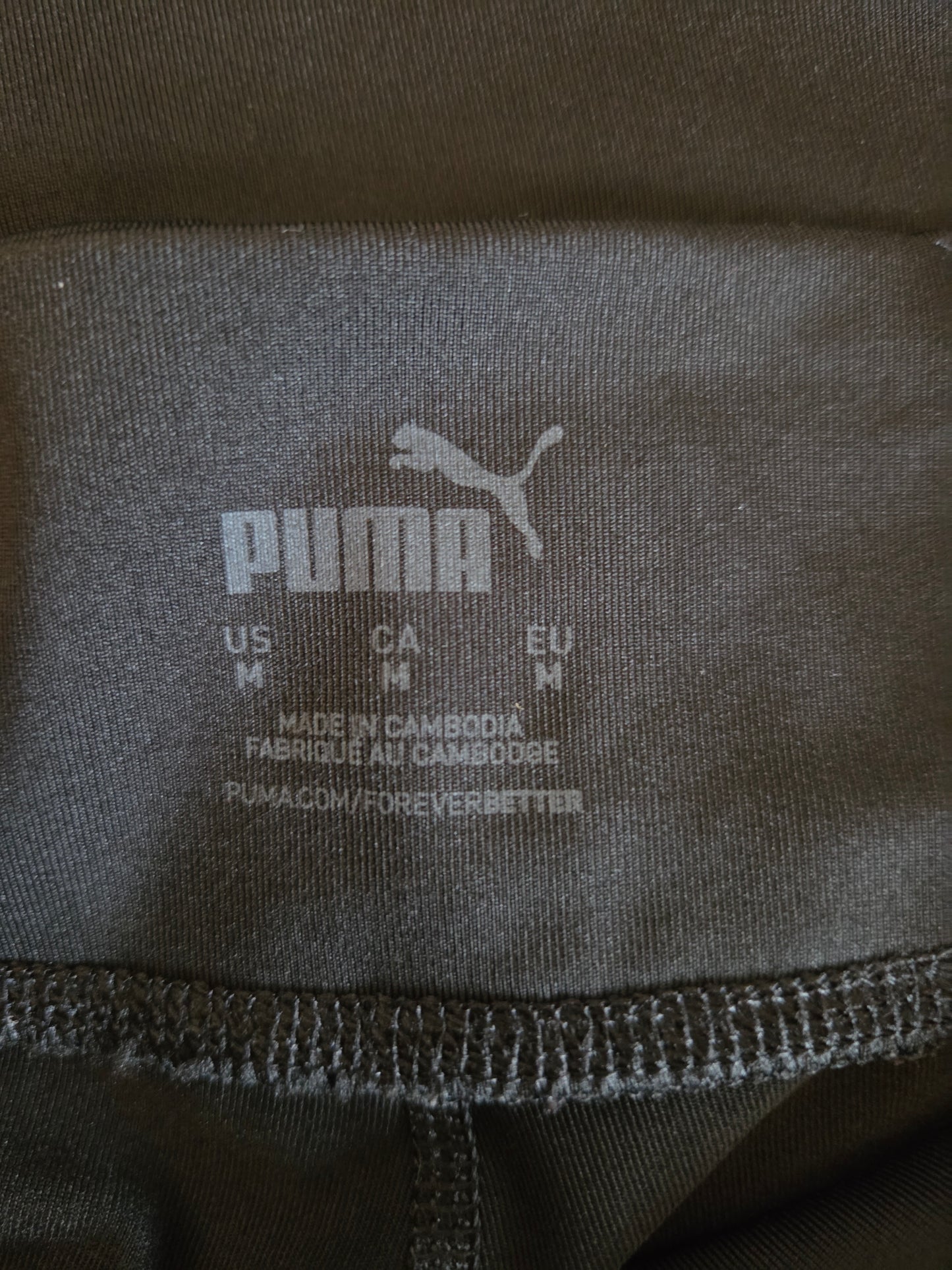 Puma logo size label