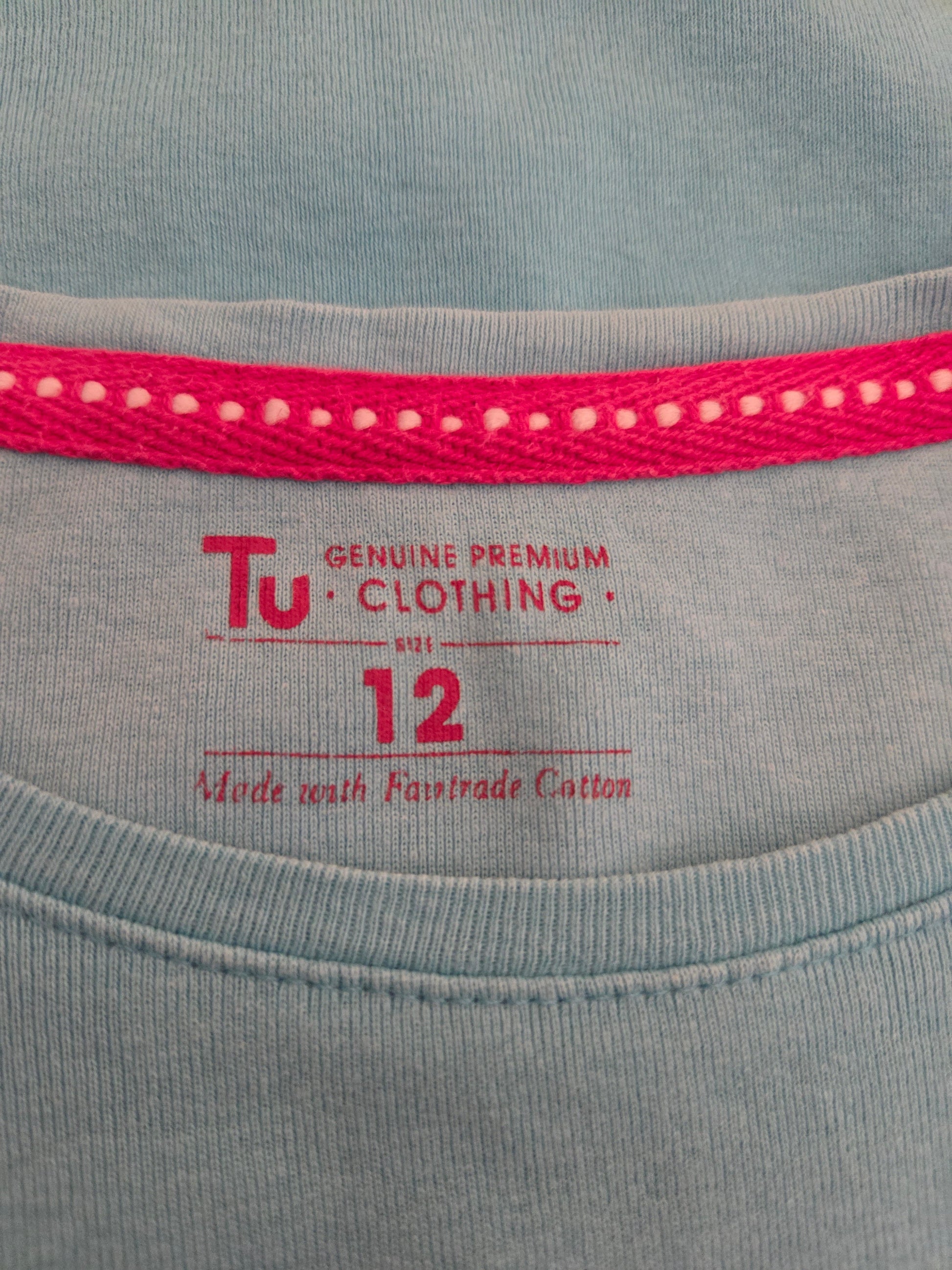  'Tu Clothing' size label.