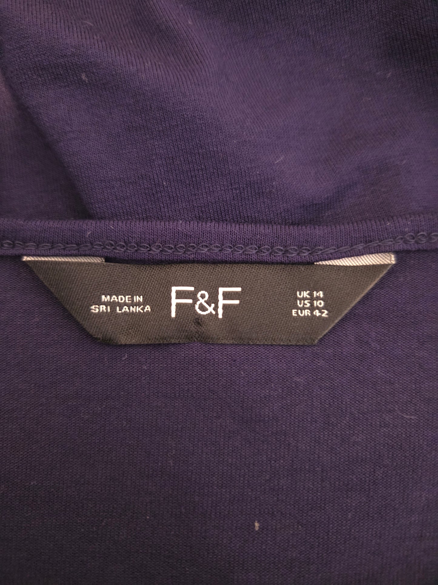 Close-up visible F&F size label.