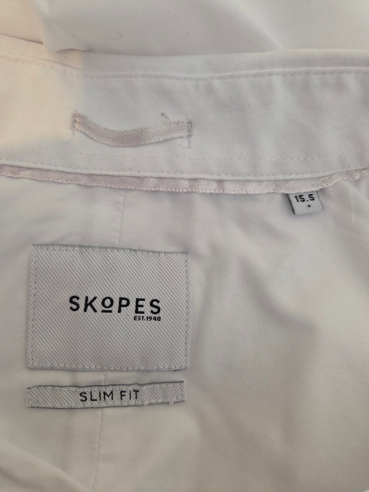 Close-up of a Skopes size label 