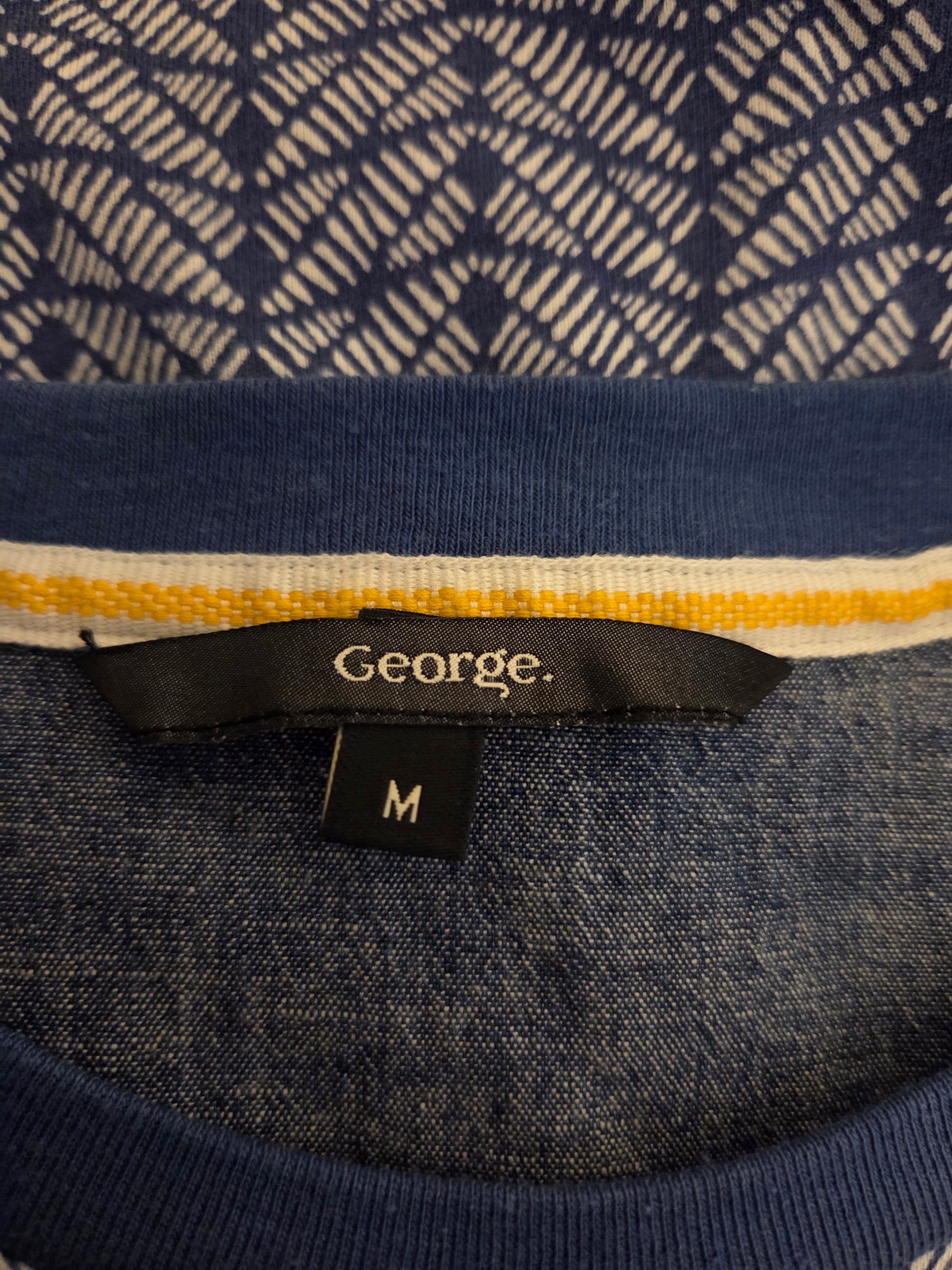 George blue & white pattern t-shirt UK medium pre- loved clothing size label