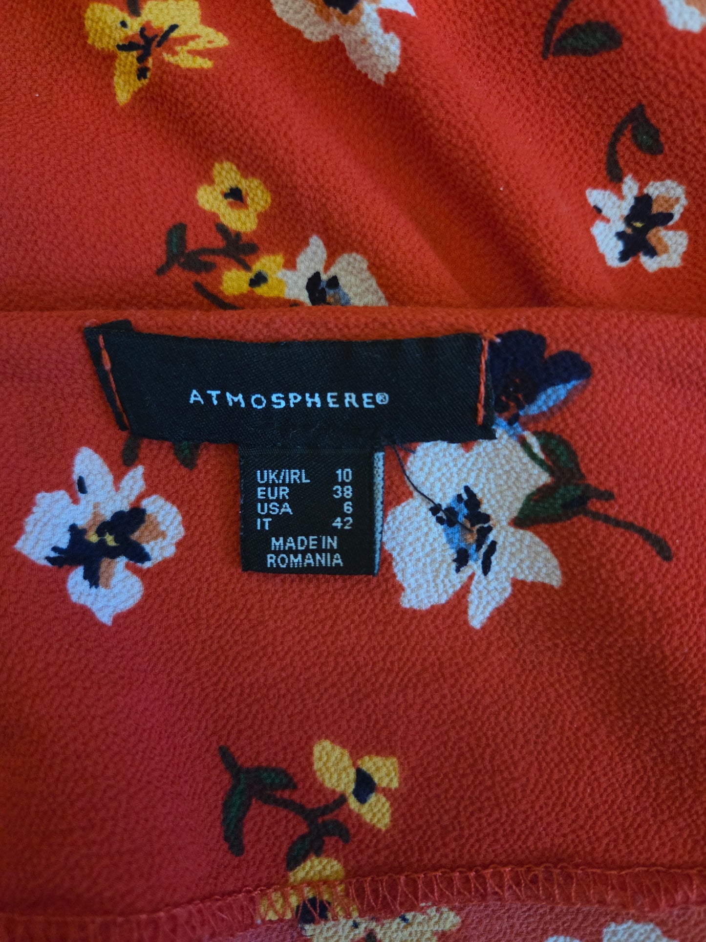 Floral patterned fabric with size details