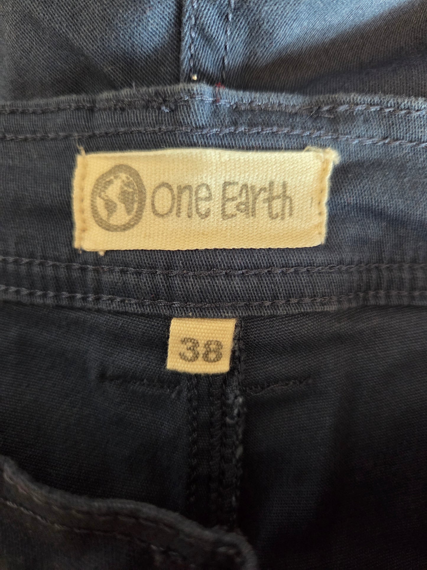 One Earth size label