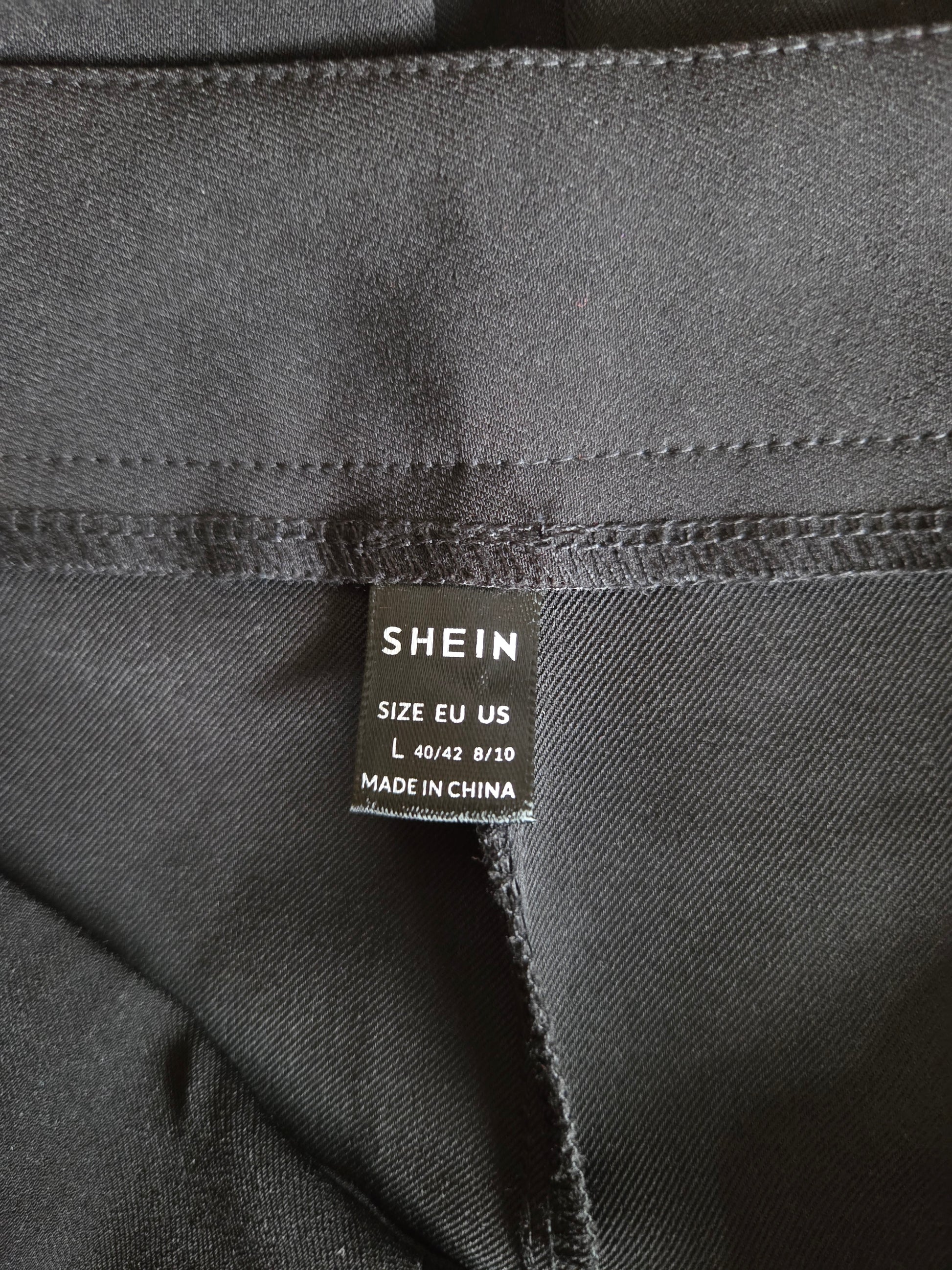 Close-up of SHEIN size label 