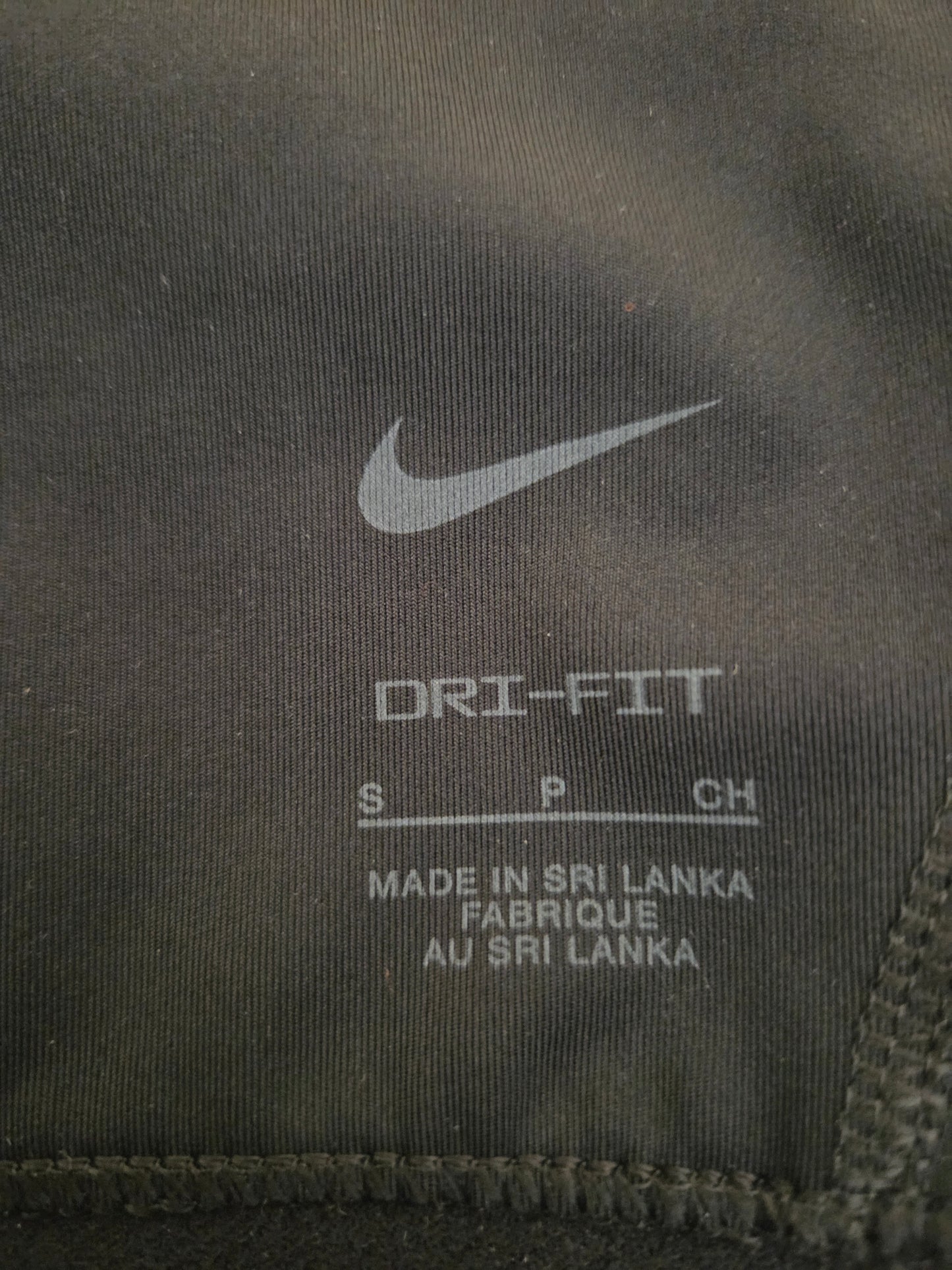 Nike Dri-FIT size label 