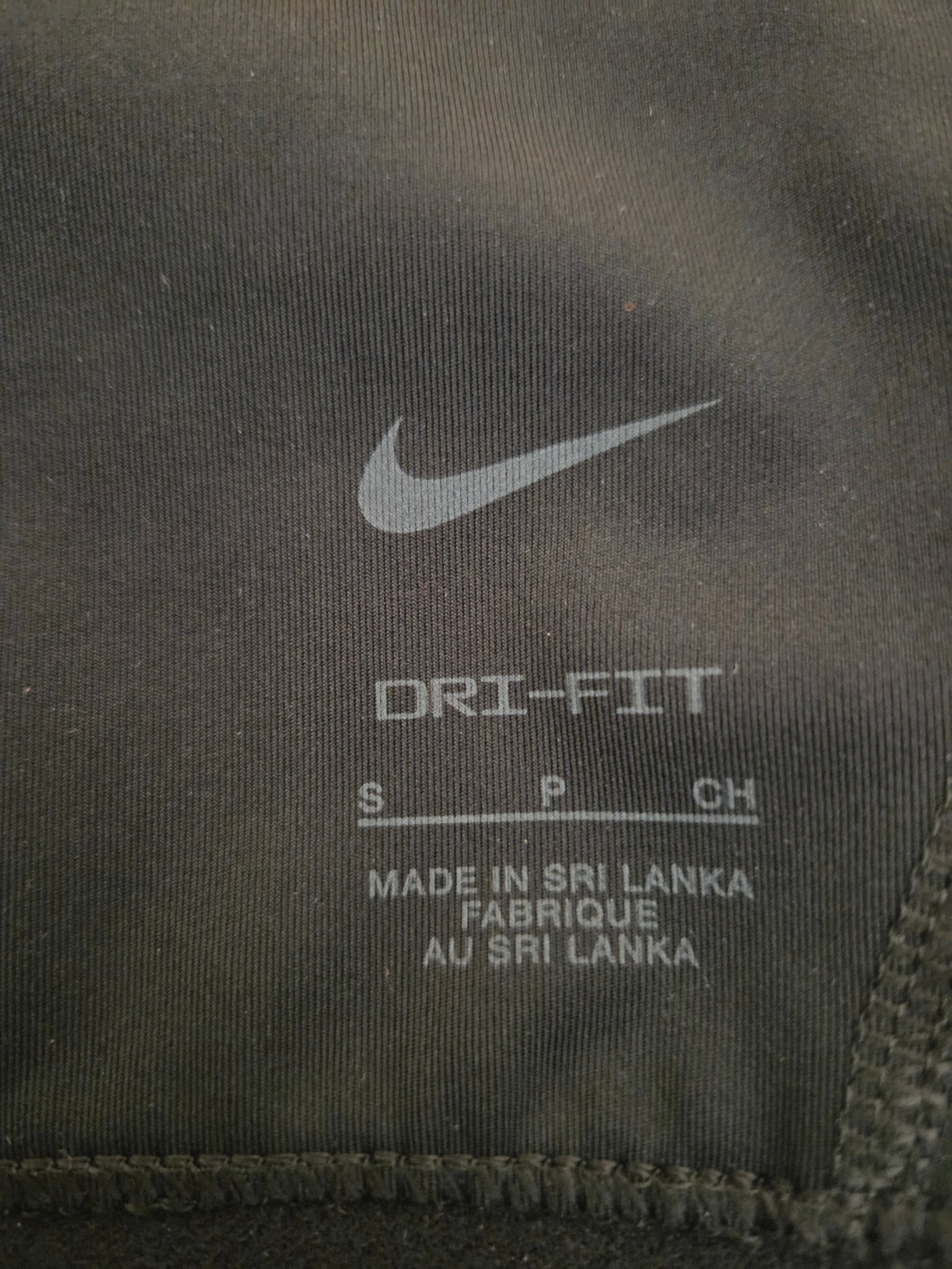 Nike Dri-FIT size label 