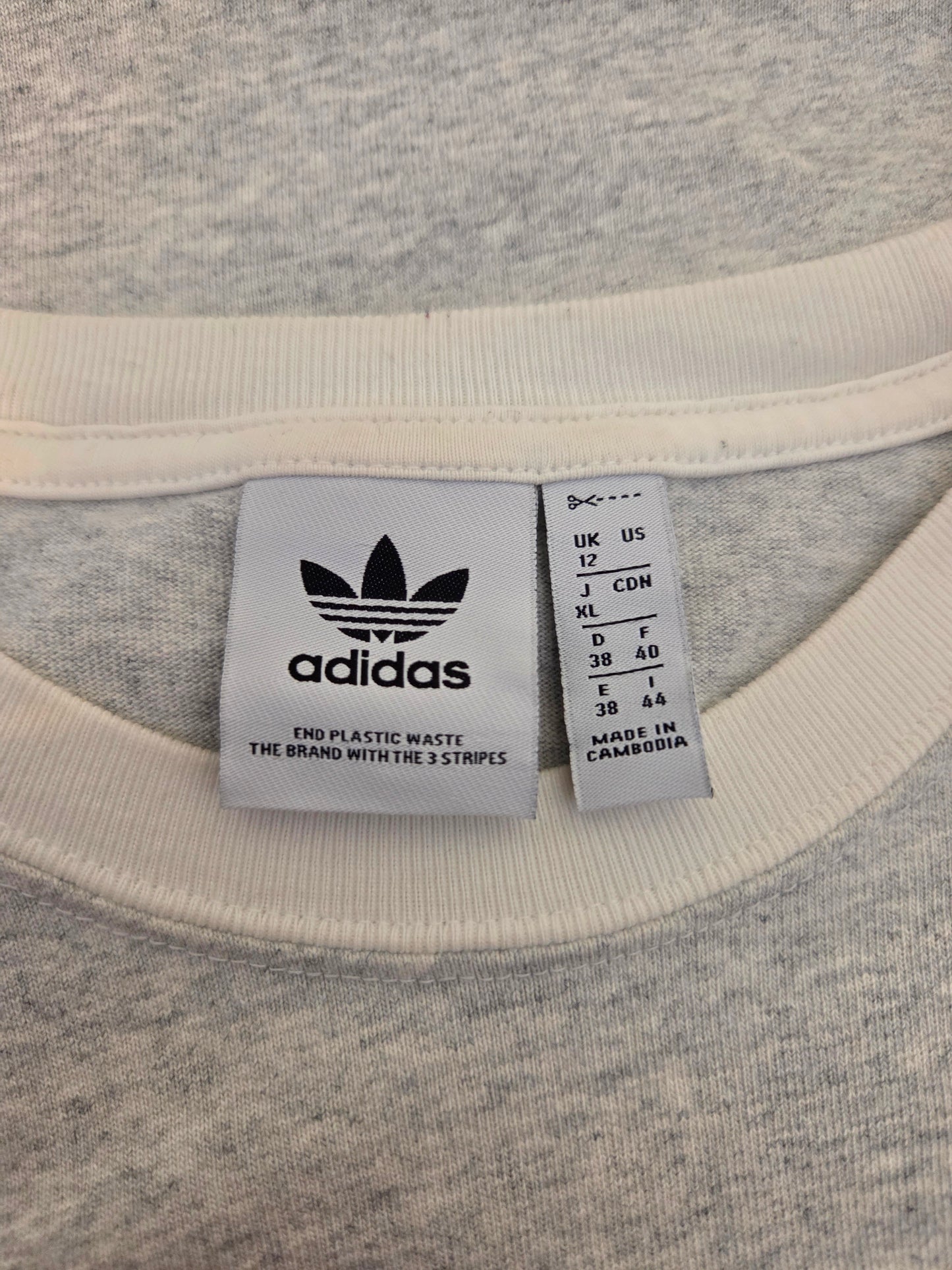Size label of t shirt