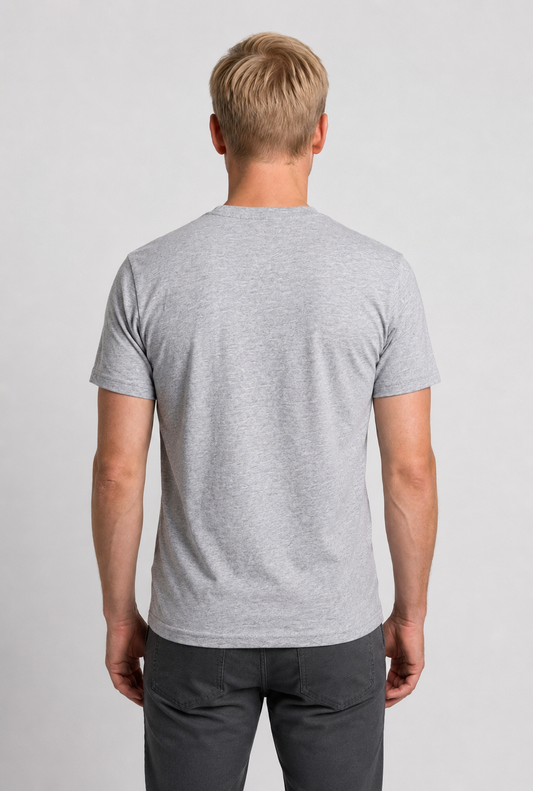 Man wearing a grey t-shirt 