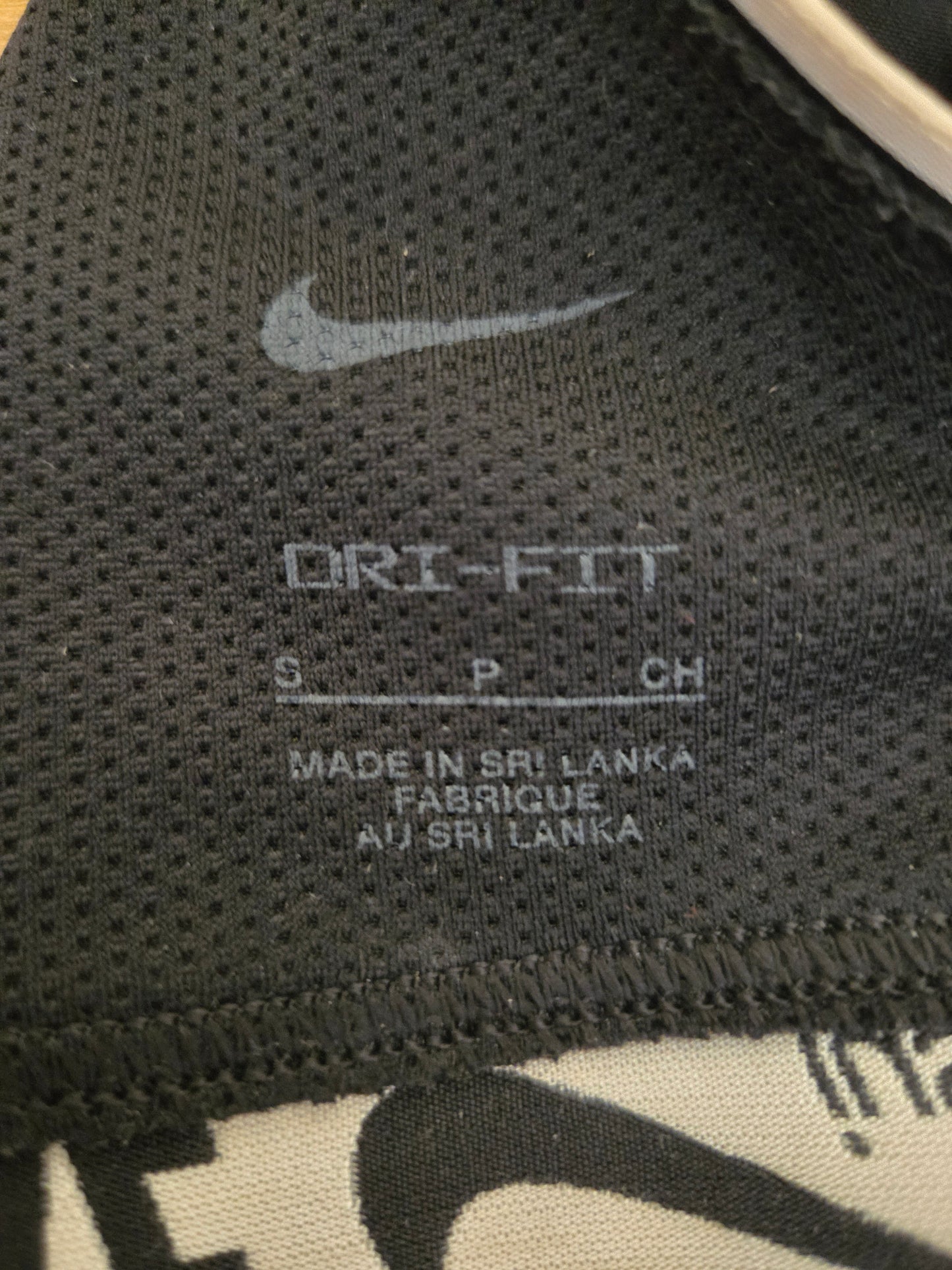  Nike Dri-FIT size label