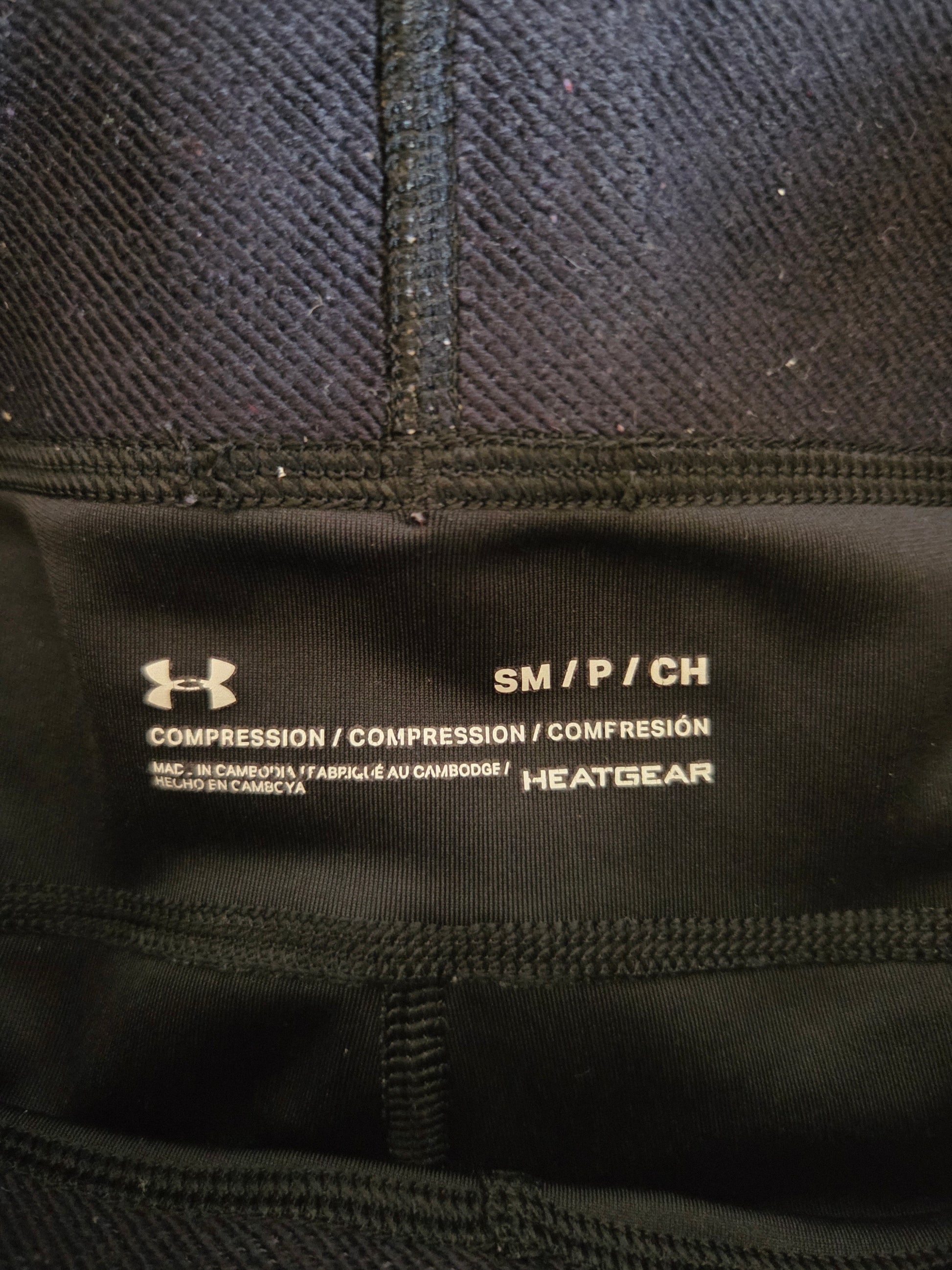Under Armour logo size label