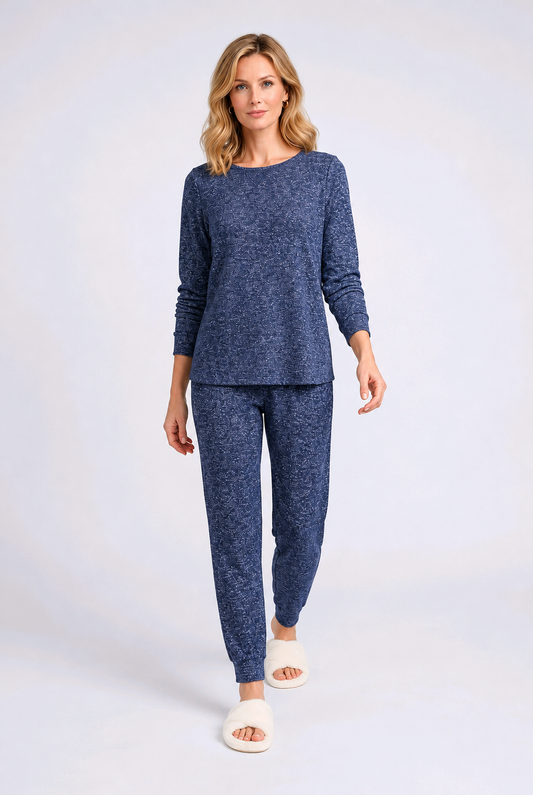 Woman wearing a blue lounge 